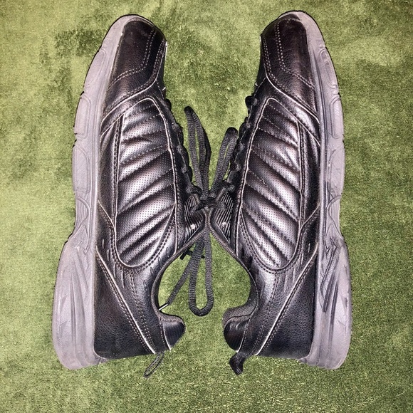 Mens Shoe Sz. 10.5 - Picture 5 of 7